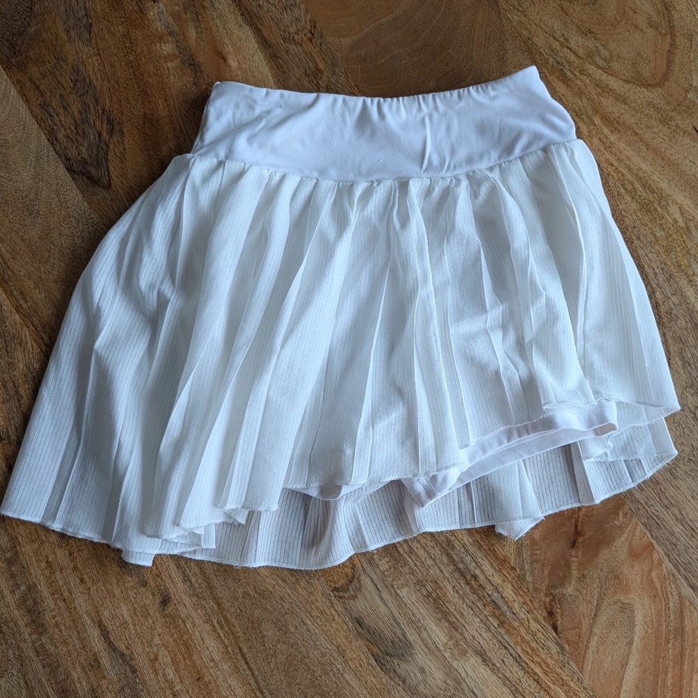 Wiskii White Mini Skirt Skort S Athletic Sporty Stretchy Asymmetrical